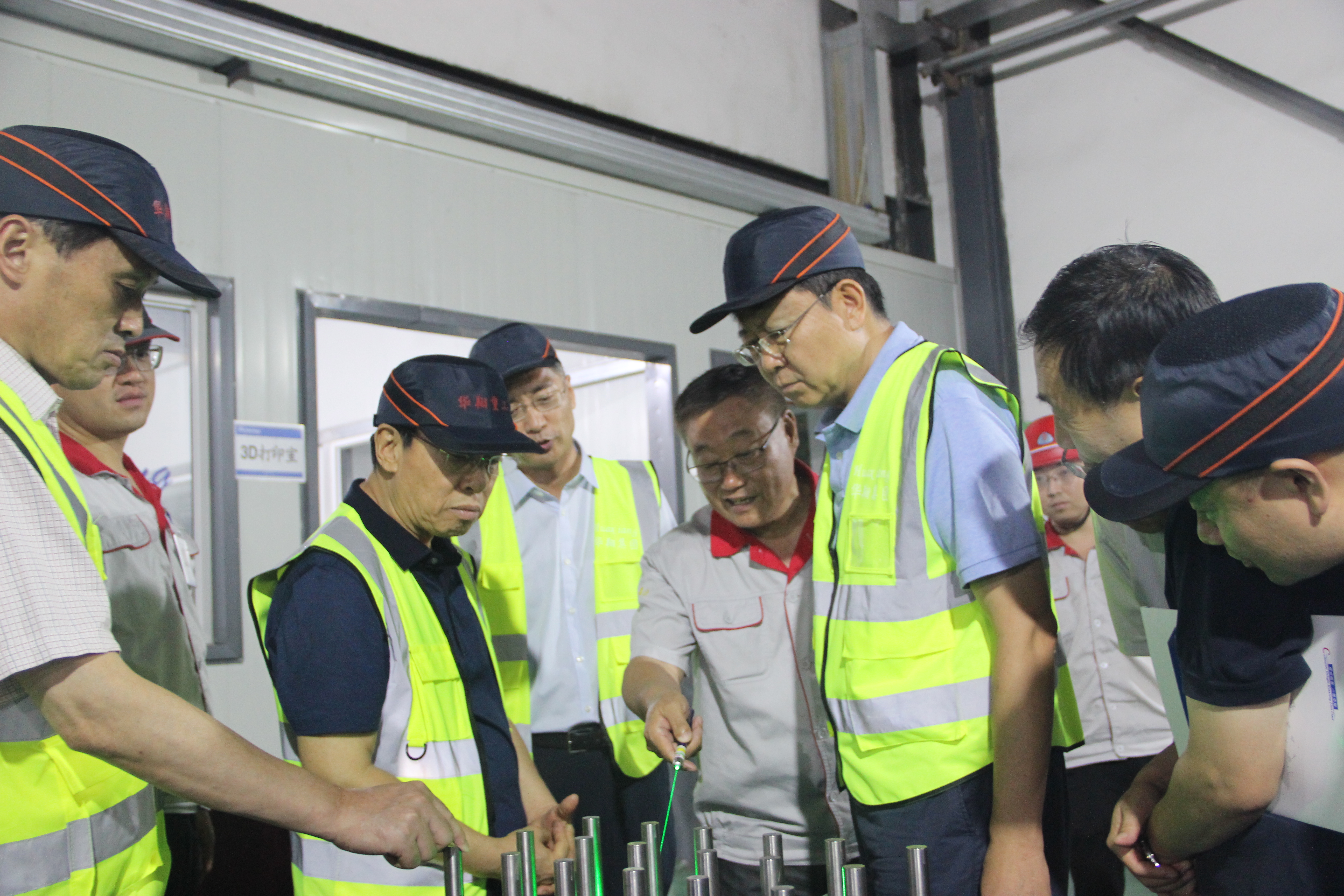 山西省人民政府原副省長、中國生產力學會會長、山西省資源型經濟轉型促進會總顧問牛仁亮一行蒞臨我司調研